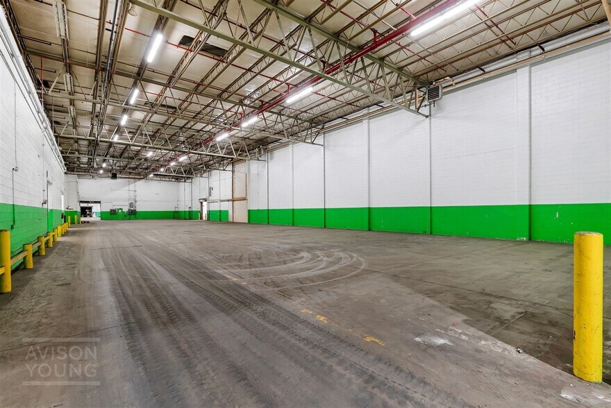 More Photos Of 300 S Main St, Mauldin Warehouse For Sale