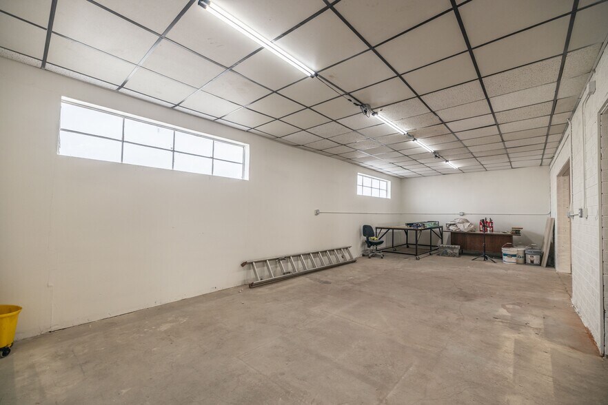 More Photos Of 2423 W Campbell Ave, Phoenix Warehouse For Sale