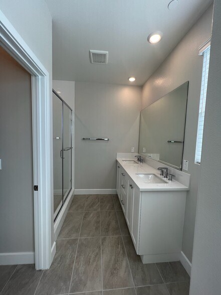 More Photos Of 3005 Cochran St, Simi Valley Specialty For Lease