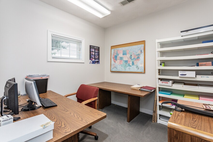 More Photos Of 1186 S State Route 157, Edwardsville Loft Creative Space For Sale