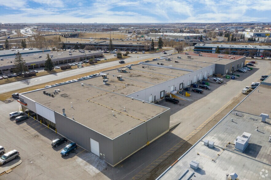 More Photos Of 6325 11th St SE, Calgary Warehouse For Lease