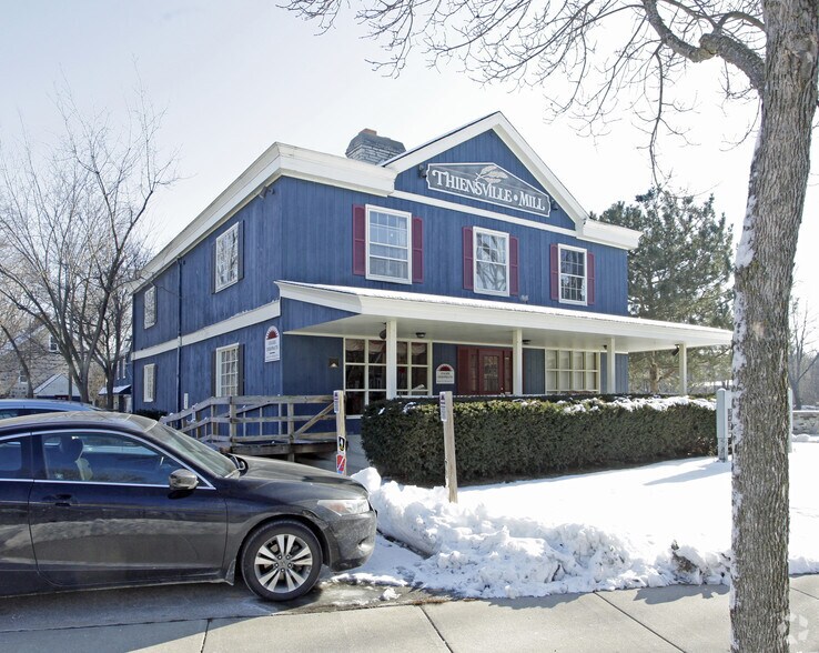 More Photos Of 122 Green Bay Rd, Thiensville Office For Lease