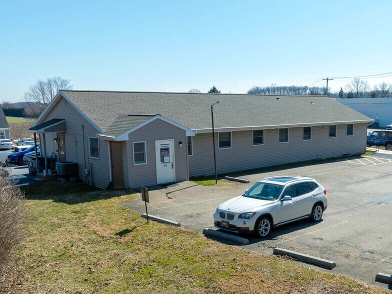 Primary Photo Of 34 Fawn Dr, Quarryville Medical For Lease