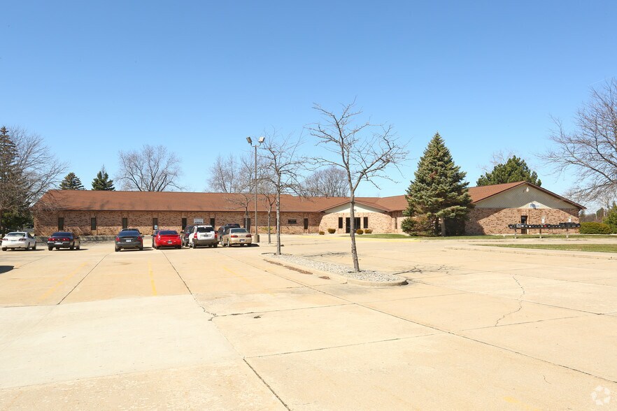 More Photos Of 2029 S Elms Rd, Swartz Creek Office For Lease