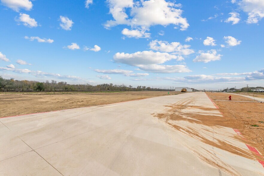 More Photos Of 10042 FM 1976, Universal City Unknown For Lease