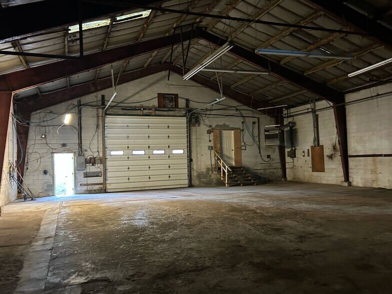 More Photos Of 22 Pershing Ave, Poughkeepsie Warehouse For Sale