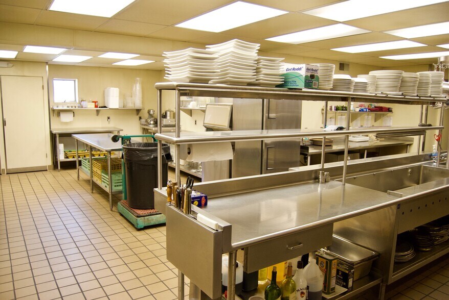 More Photos Of 690-692 State Route 66, Leechburg General Retail For Sale