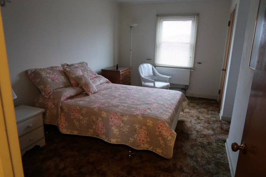 More Photos Of 61 Waldo Ave, Rochester Dormitory For Sale