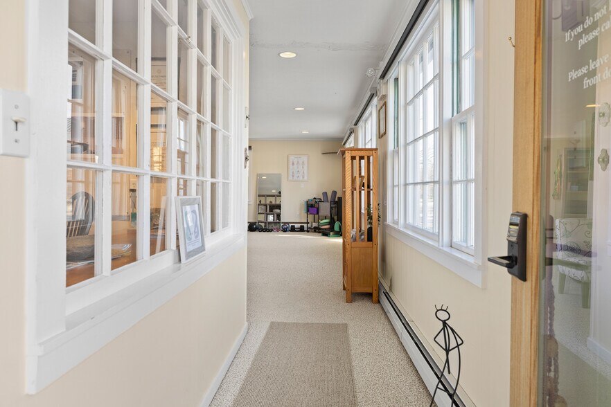More Photos Of 210 Main St, New London Storefront Retail Residential For Sale