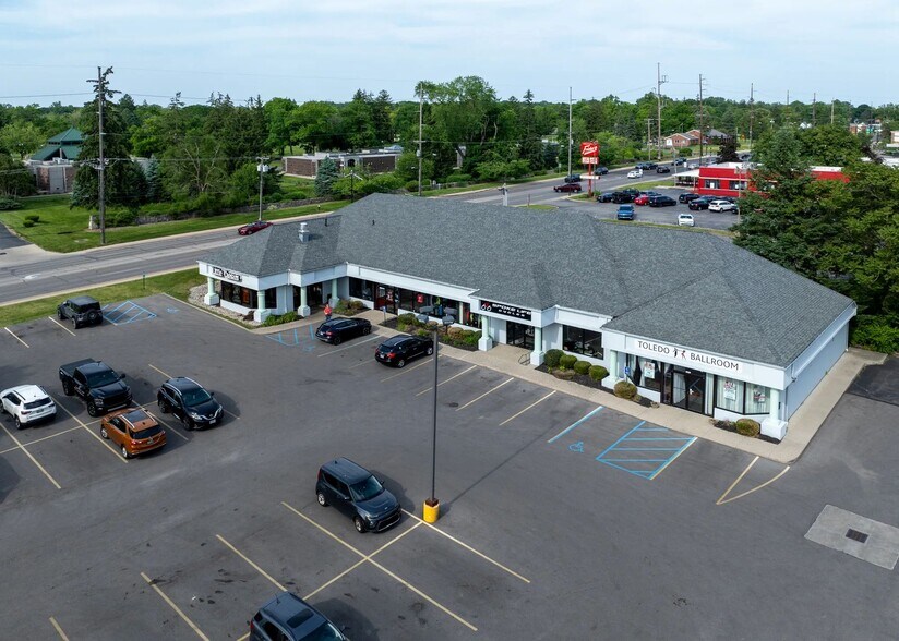 More Photos Of 6363-6365 Monroe St, Sylvania Unknown For Lease