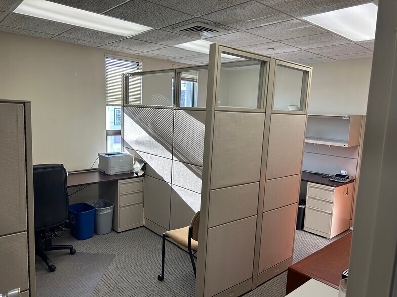 More Photos Of 342 Main St, Wakefield Bank For Lease