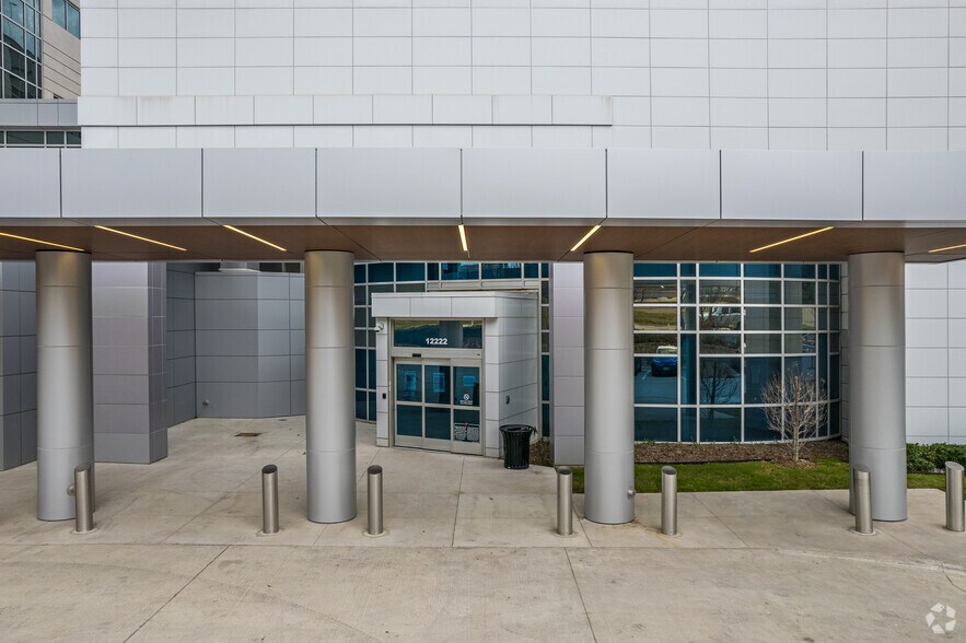 More Photos Of 12228 N Central Expy, Dallas Office For Sale