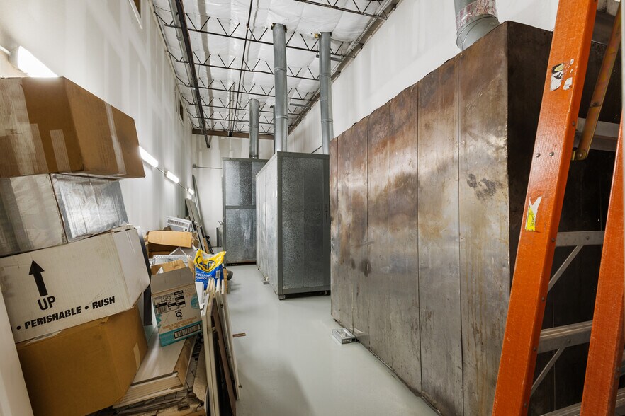 More Photos Of 875 Creel St, Melbourne Warehouse For Lease