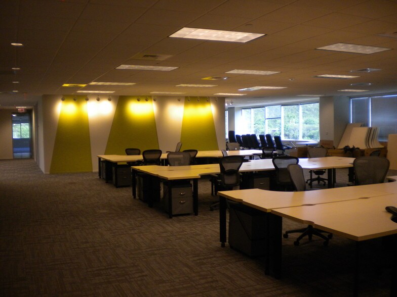 More Photos Of 6801 N Capital of Texas Hwy, Austin Unknown For Lease