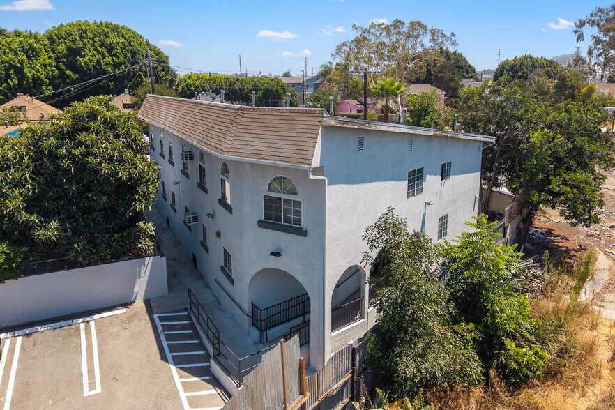 More Photos Of 2104 Mozart St, Los Angeles Apartments For Sale