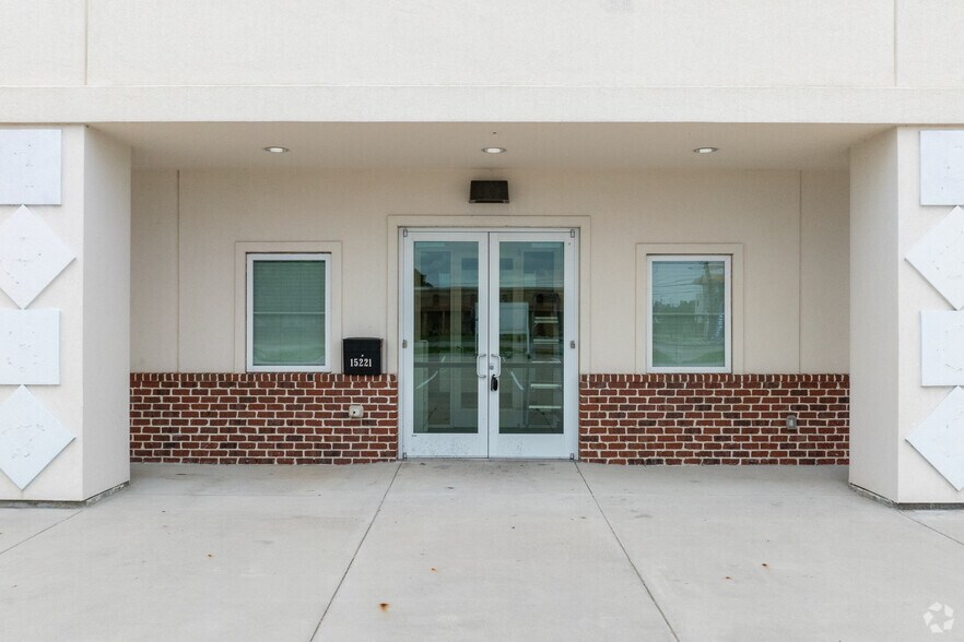 More Photos Of 15221 Spencer Rd, Houston General Retail For Lease