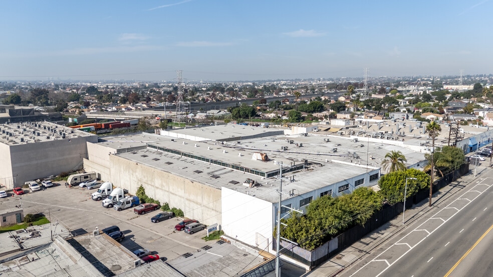 More Photos Of 15001 S Figueroa St, Gardena Distribution For Lease