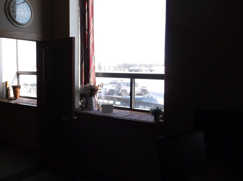 More Photos Of 600 S Main St, Oshkosh Office For Lease
