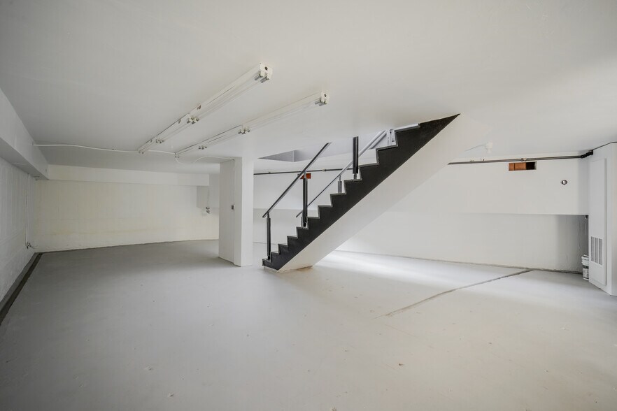 More Photos Of 2424 S Dixie Hwy, Coconut Grove Loft Creative Space For Sale