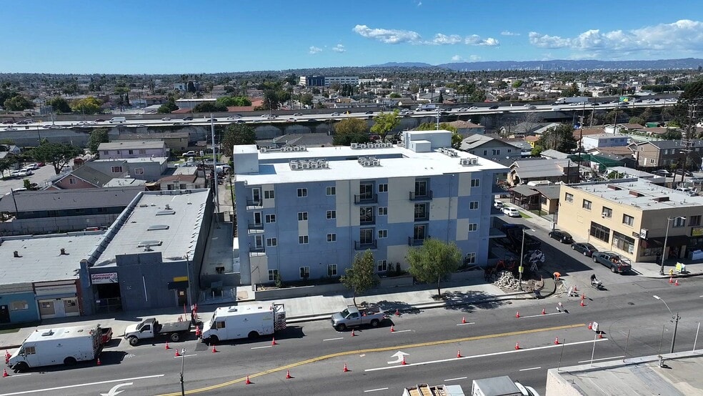 More Photos Of 300 W 60th St, Los Angeles Apartments For Sale