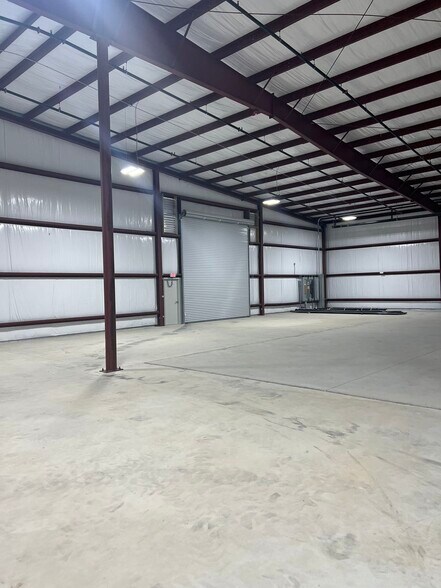 More Photos Of 921 Old Still Road, Woodbine Manufacturing For Lease