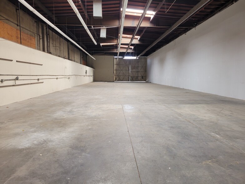 Primary Photo Of 1009 Brooks St, Ontario Warehouse For Lease