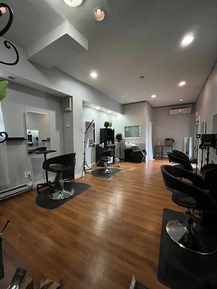 More Photos Of 1009 N Marshall St, Philadelphia Storefront For Lease