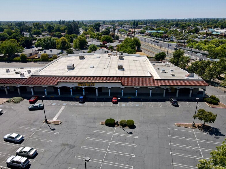 More Photos Of 2810 Zinfandel Dr, Rancho Cordova General Retail For Lease