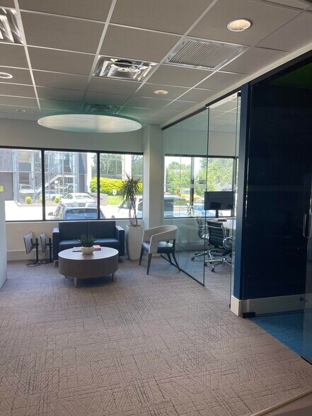 More Photos Of 3049 S Sherwood Forest Blvd, Baton Rouge Office For Lease