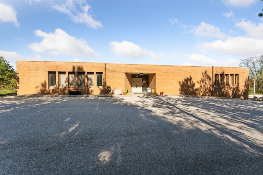 More Photos Of 3333 Brecksville Rd, Richfield Office For Lease