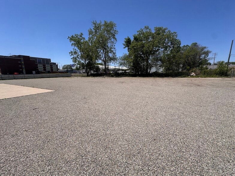 More Photos Of 2655 Buchanan Ave SW, Grand Rapids Truck Terminal For Lease