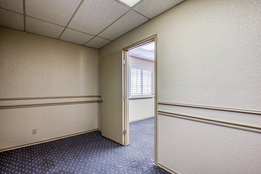 More Photos Of 361 Vinton Rd, Anthony Medical For Lease