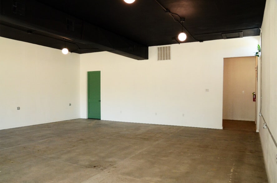 More Photos Of 500 S 20th St, Fort Smith Flex For Lease
