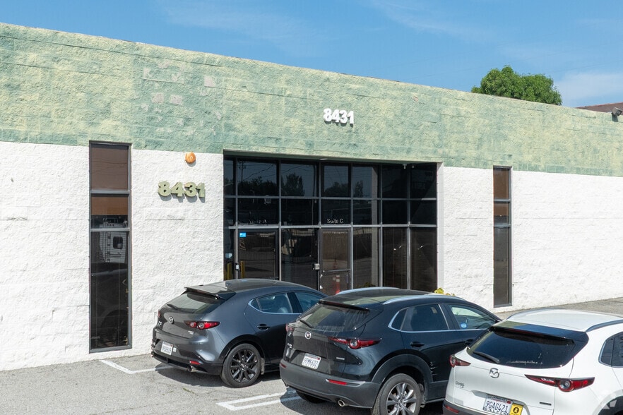 More Photos Of 8411-8421 Canoga Ave, Canoga Park Unknown For Lease