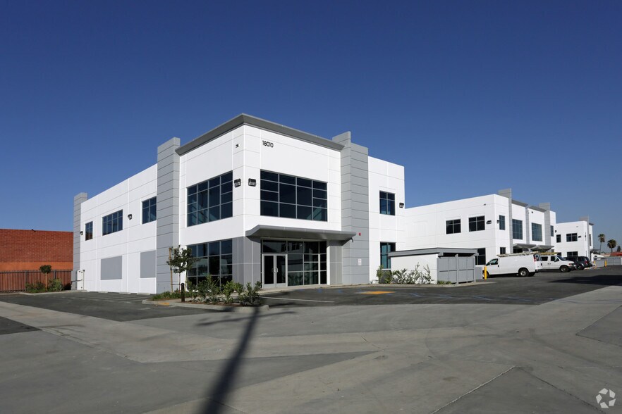 More Photos Of 18010-18016 S Figueroa St, Gardena Warehouse For Lease