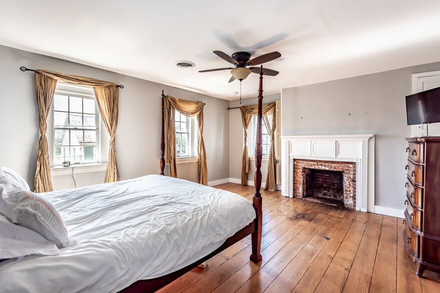 More Photos Of 121 S Main St, Waynesville Hospitality For Sale