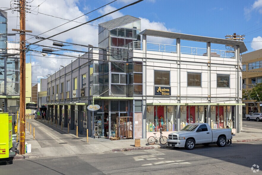 More Photos Of 1013 Crocker St, Los Angeles General Retail For Lease