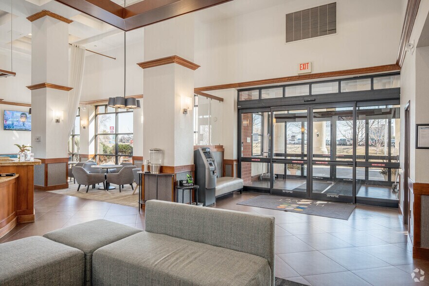 More Photos Of 7800 International Dr, Bloomington Hotel For Sale