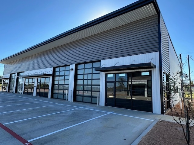 More Photos Of 355 Cross Creek Rd, Georgetown Showroom For Lease