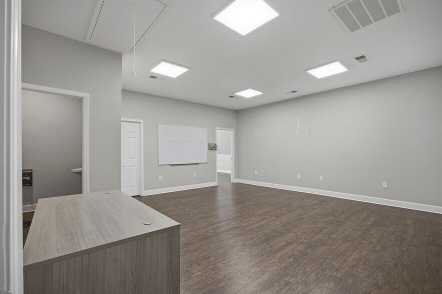 More Photos Of 7385 Applegate Ln, Chattanooga Medical For Lease