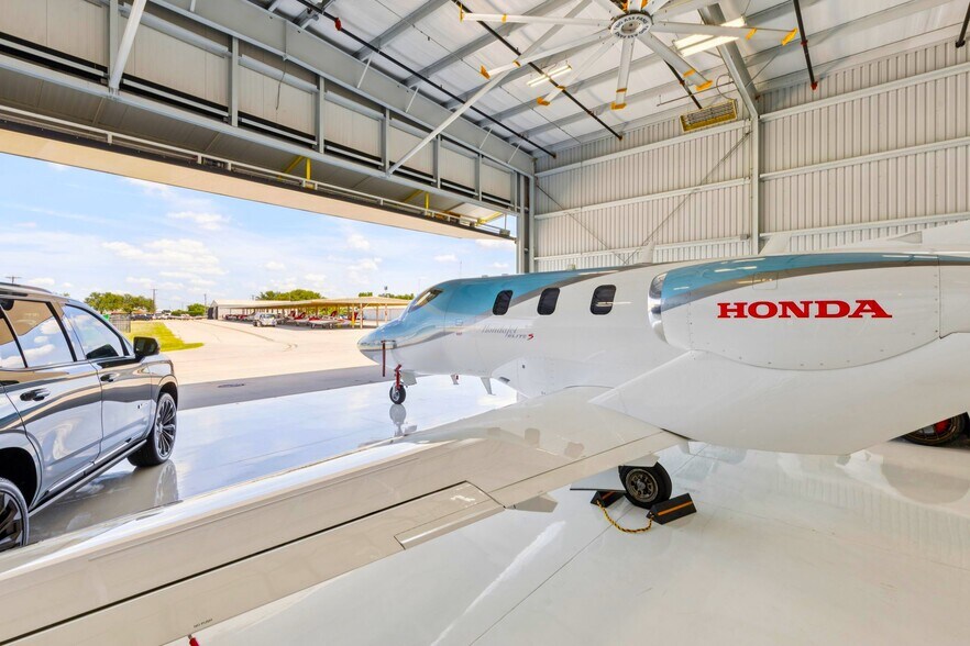 More Photos Of 15809 Addison Rd, Addison Airplane Hangar For Sale