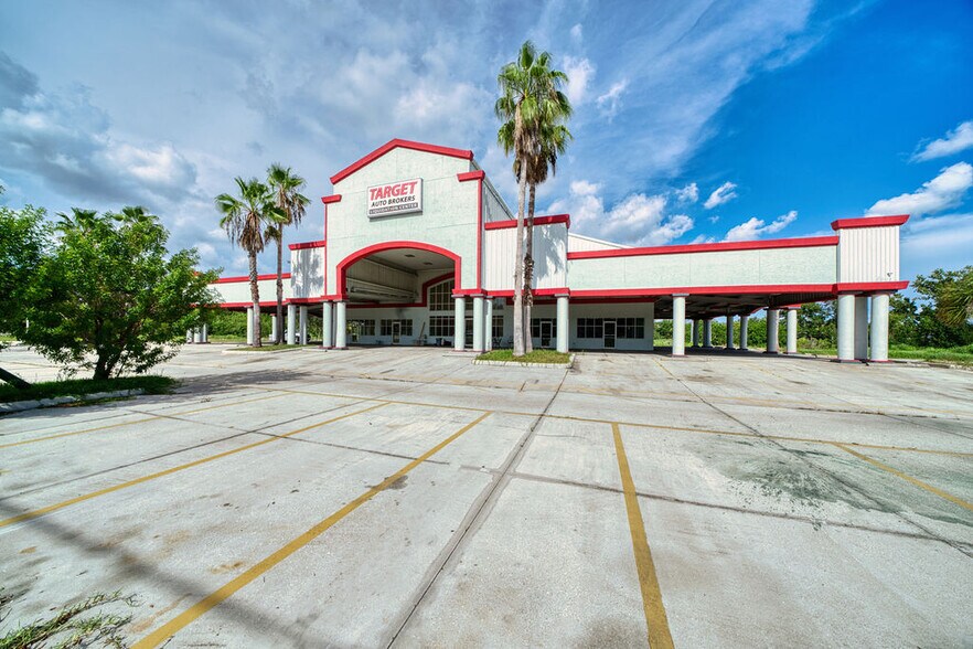 More Photos Of 6425 15th St E, Sarasota Warehouse For Sale