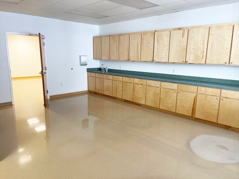 More Photos Of 3030 Ashley Town Center Dr, Charleston Office For Lease