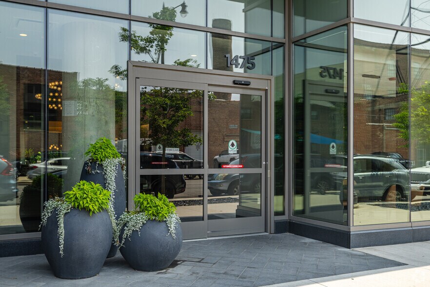 More Photos Of 1475 N Kingsbury St, Chicago Apartments For Lease