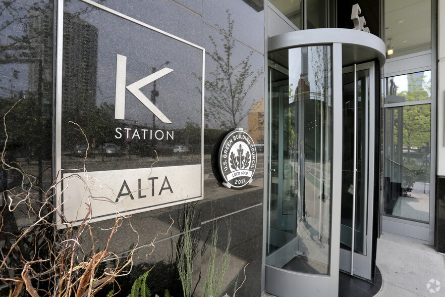 More Photos Of 555 W Kinzie St, Chicago Apartments For Lease