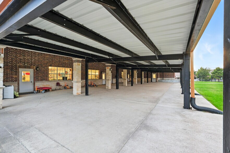 More Photos Of 1700 Cedar Run, Ennis Daycare Center For Sale