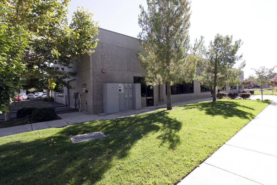 More Photos Of 1340 Blue Oaks Blvd, Roseville Office For Lease