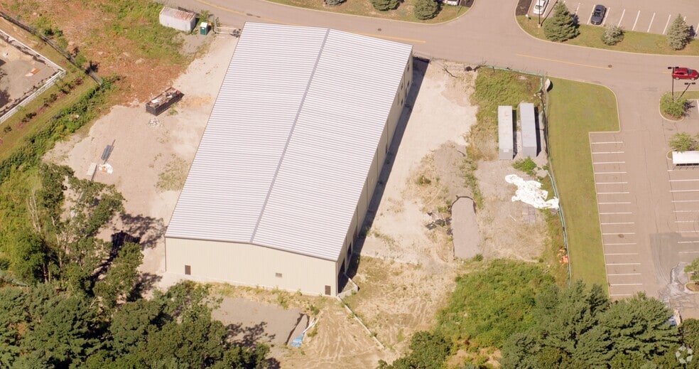 More Photos Of 0 Bay St, Taunton Distribution For Sale