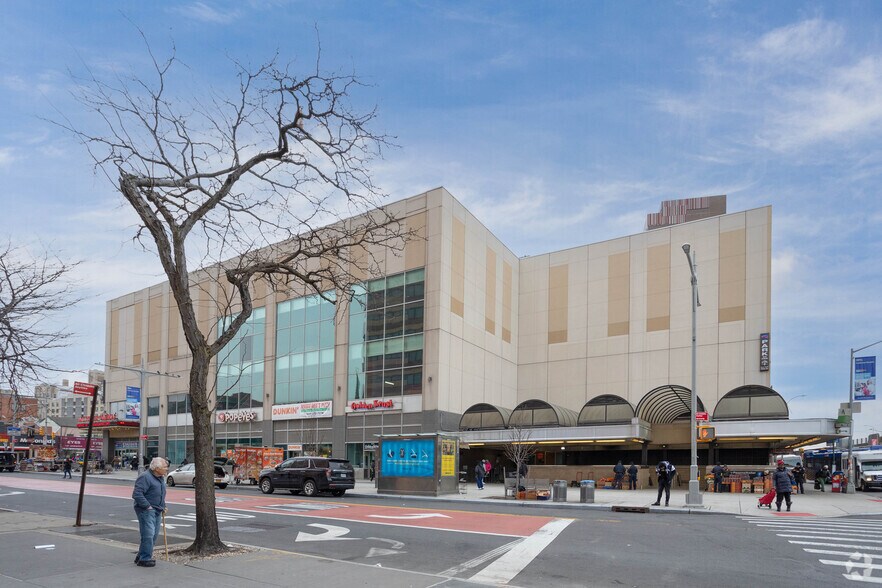 More Photos Of 92-25 160th St, Jamaica Unknown For Lease