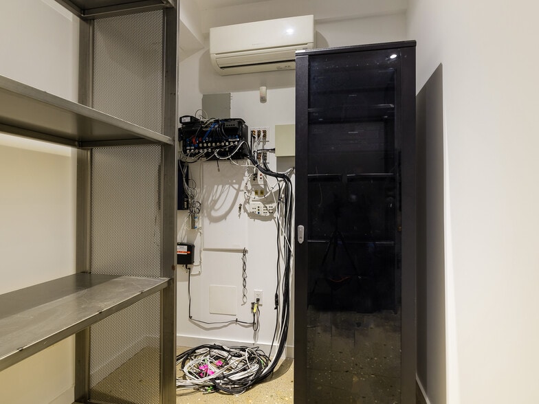 More Photos Of 215-237 California St, El Segundo Loft Creative Space For Sale